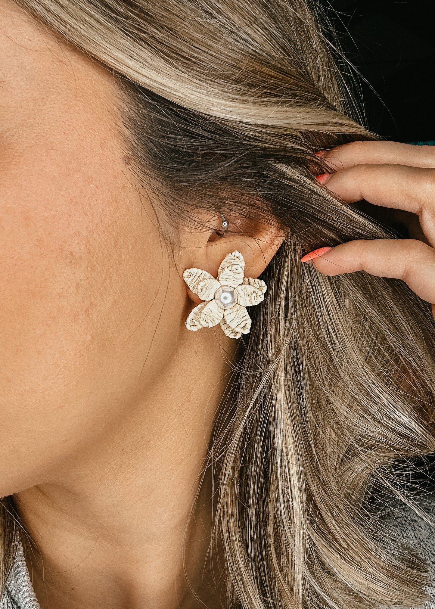 Raffia Flower Stud Earrings