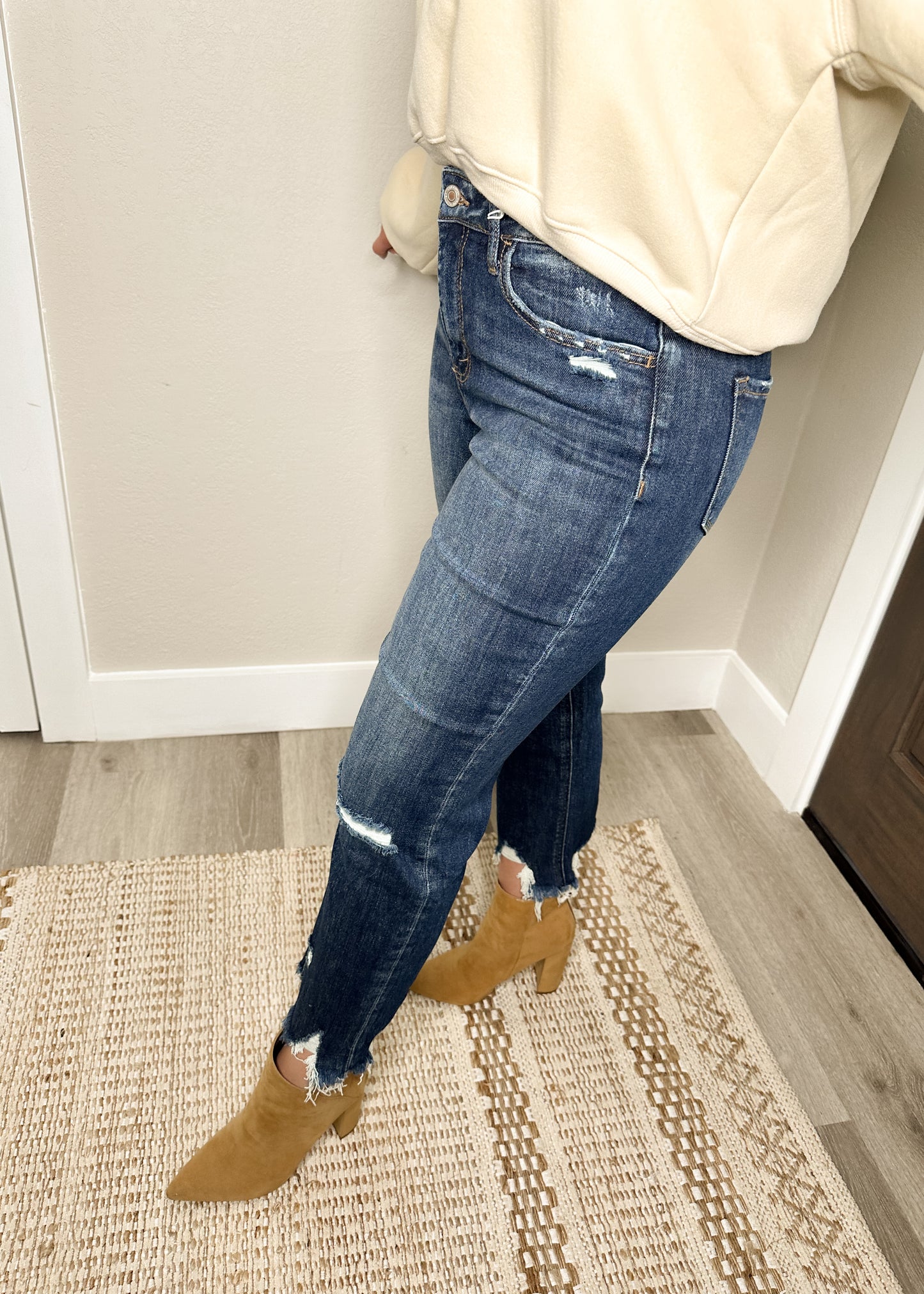 Dark Wash High Rise Crop Straight Jeans (Lovervet)
