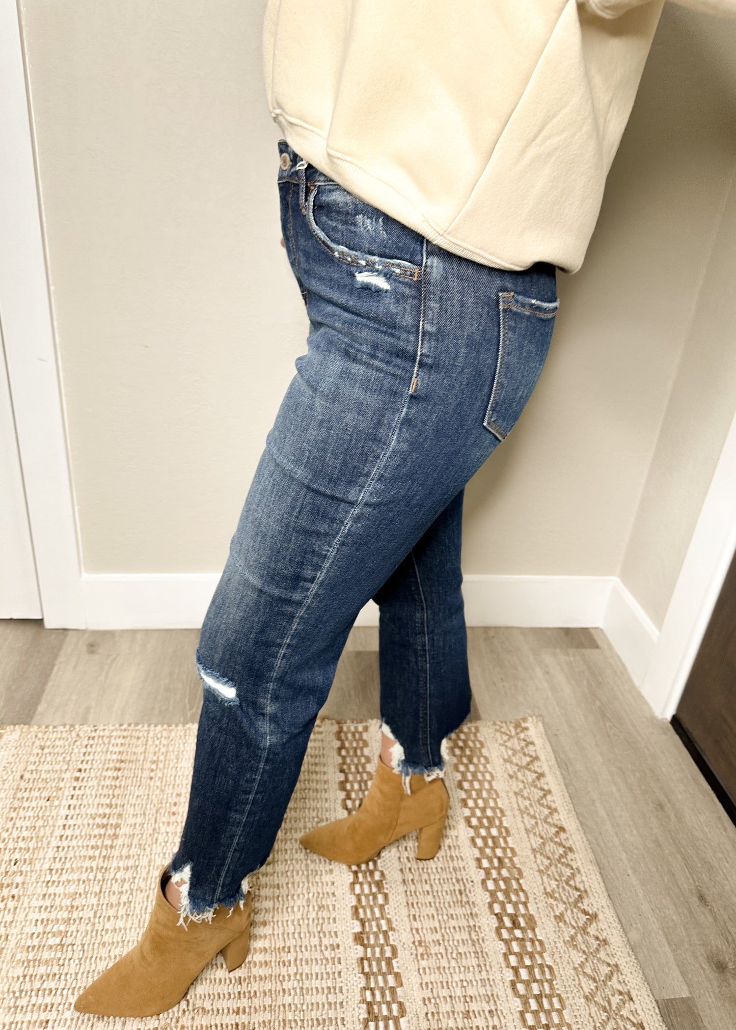 Dark Wash High Rise Crop Straight Jeans (Lovervet)