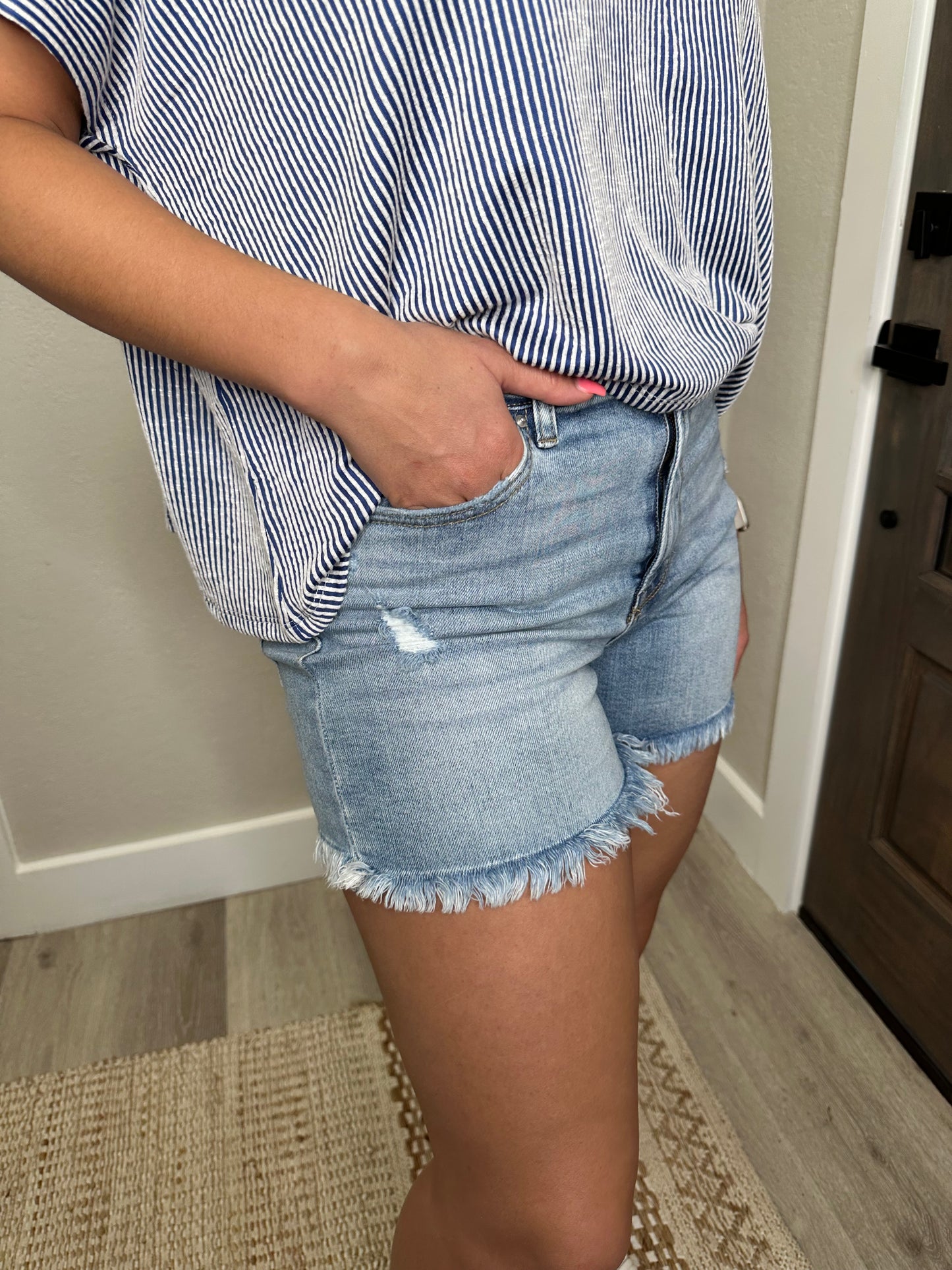 Light Wash Frayed Hem Denim Shorts