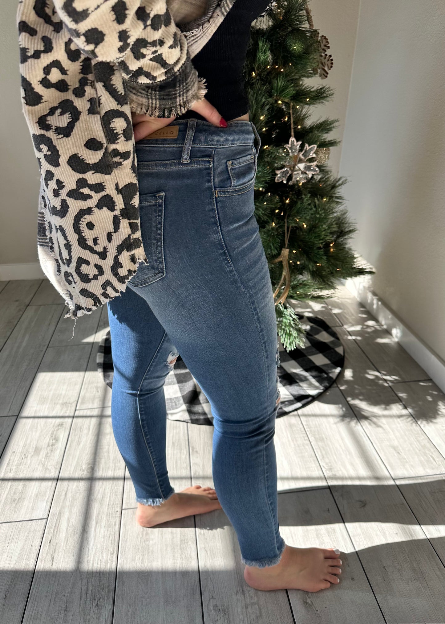 Medium Wash Frayed Hem Skinny Jeans (Cello)